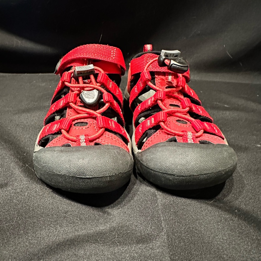 Boys Size 11 Sandals/watershoes